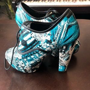 Platform blue and white booties